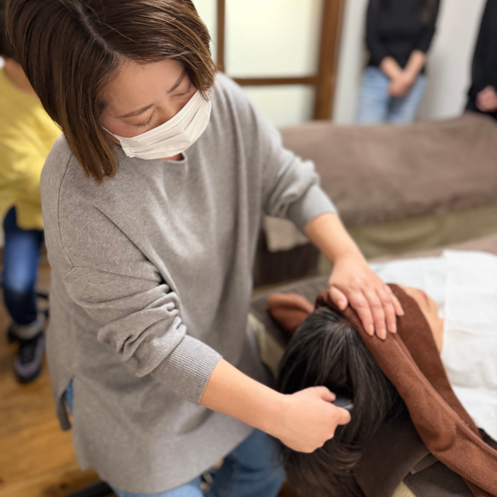 かっさセラピストになるには?最短ステップを解説 | 日本かっさ協会